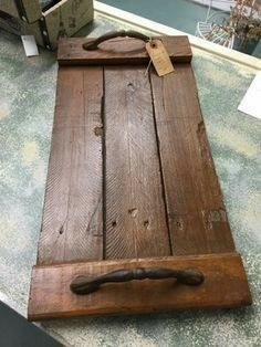 Pallet Serving Trays, Wood Craft Projects, Into The Wood, Wooden Pallet Projects, Pallet Crafts, Diy Holz, Wood Pallet Projects, Into The Woods, Diy Pallet Projects