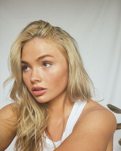 Natalie Alyn Lind Instagram, Natalie Lind, Natalie Alyn, Natalie Alyn Lind, Olivia Holt, Uber Eats, Beauty Hair Makeup, Female Actresses, Wolves