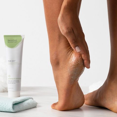 Pamper Me is a luxurious foot care set that allows you to enjoy a spa-like experience anytime, anywhere. Shop Barefoot Scientist & get yours today! Eucalyptus Scent, Foot Scrub, Foot Mask, Pedicure Set, Foot Soak, Foot Spa, Cell Regeneration, Exfoliating Scrub, Detox Your Body