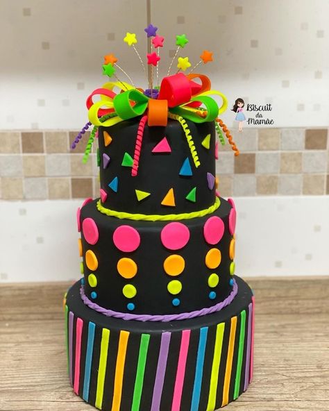 Neon Cake, Neon Cakes, Black Frosting, 7th Birthday, Beautiful Cakes, Frosting, Birthday Parties, No Instagram, Birthday Cake