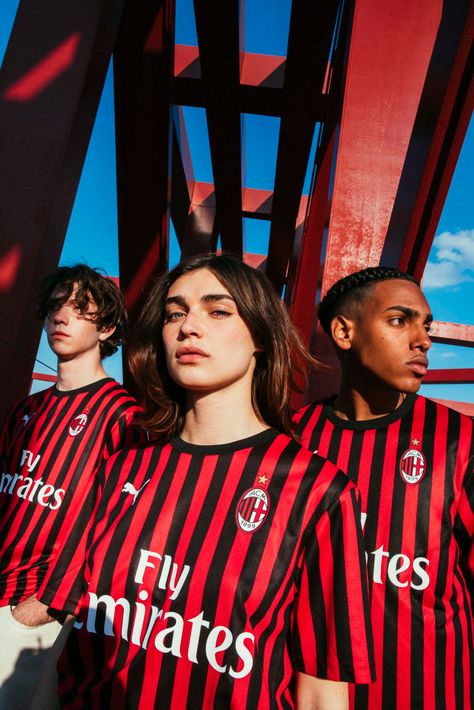 The 2019/2020 AC Milan Home kit Ac Milan Kit, Study From Home, Football Poses, Football Jersey Outfit, Jersey Fashion, Football Photography, Retro Jersey, Vintage Football Shirts, Football Fashion