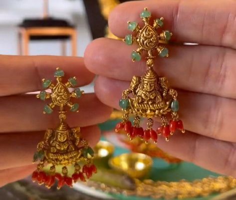 Small Butta Earrings Gold, Nakshi Earrings Gold, Small Buttalu Earrings Gold, Ruby Necklace Designs, Small Earrings Gold, Gold Earrings Indian, Simple Gold Earrings, Neck Pieces Jewelry, Indian Jewelry Earrings