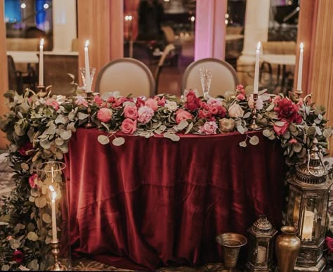 Burgundy and blush peonies and roses garland for a beautiful floral sweetheart table Burgundy Runner Wedding, Burgundy Blush Sweetheart Table, Sweetheart Table Design, Burgundy Sweetheart Table, Burgundy Table Runner, Wedding Sweetheart Table, Bride Groom Table, Blush Bouquet Wedding, Burgundy And Blush Wedding