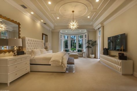 Giant Bedroom, Rich Girl Bedroom, Dream Life House, House Construction Plan, The Home Edit, Palm Beach Gardens, Luxury Homes Dream Houses, Dream House Plans, Perfect Life