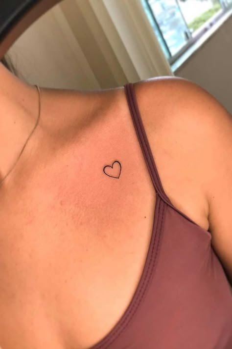 Places To Have Tattoos Women, Cute Finger Tattoos, Basic Tattoos, Small Heart Tattoos, Small Girly Tattoos, Hand Tattoos For Girls, Small Pretty Tattoos, Petite Tattoos, Small Hand Tattoos