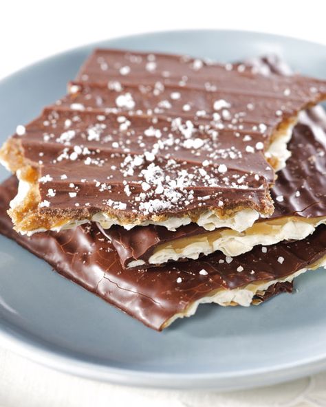 Matzah Recipes, Jewish Holiday Recipes, Passover Desserts, Homemade Toffee, Matzo Meal, Martha Stewart Recipes, Passover Recipes, Chocolate Toffee, Jewish Recipes