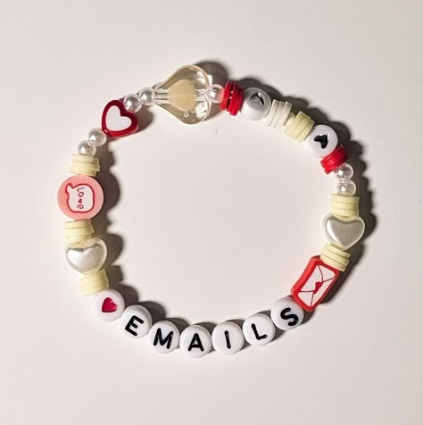 Sabrina Carpenter Bracelet Ideas, Sabrina Carpenter Friendship Bracelet, Sabrina Carpenter Bracelets, Sabrina Bracelet, Fireplace Ashes, Bracket Making, Concert Bracelets, Taylor Swift Bracelets, Emails I Can't Send