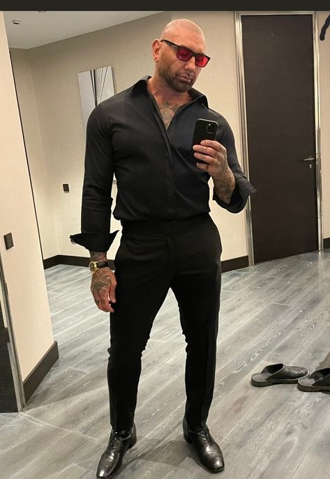 Big Muscle Men, Batista Wwe, Bald Men With Beards, Over 40 Outfits, Bald Men Style, Dave Bautista, Bald With Beard, Black Suit Men, Body Outfit