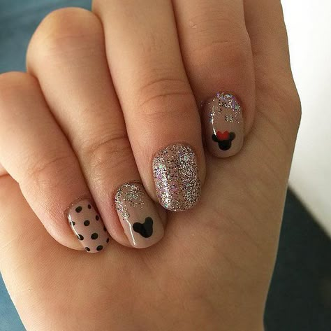 50 Disney Nail Designs That Will Make the Kid in You Flip Out: Every year, when the Super Bowl ends, we feel a major twinge of envy. Disney Nails October, Disney Manicure, Mouse Nail Art, Disney Themed Nails, Mickey Mouse Nail Art, Disney Nail Art, Disneyland Nails, Nails Disney, Disney Nail Designs