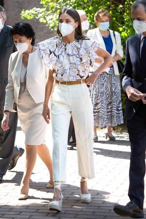 Espradilles Outfit Style, Alpargatas Outfit, Pippa Middleton Style, Spain Fashion, Power Dressing, Queen Letizia, Feminine Outfit, Dresses To Wear To A Wedding, Petite Fashion