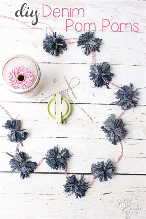 Make Fun Denim Pom Poms Recycled Denim Crafts, Super Easy Crafts, Cute Gift Wrapping, Cute Gift Wrapping Ideas, Fun Denim, Old Baby Clothes, Teen Crafts, Diy Denim, Gift Wrapping Ideas