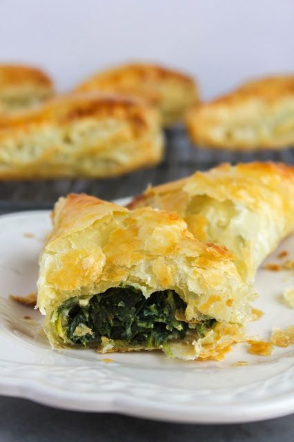 Spinach Cheese Puffs, Savory Puff Pastry, Spinach Pie, Cheese Puffs, Frozen Puff Pastry, Spinach And Cheese, Spinach And Feta, Great Appetizers, Pastry Dough