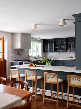 Before and After — This Small Kitchen Diner Reno Went Open Concept With a Clever "Connecting" Feature Open Concept Small House, Small Kitchen Diner, Small Open Concept, Pretty Storage, Kitchen Design Open, Galley Kitchen, Open Concept Kitchen, Kitchen Diner, Vintage Home