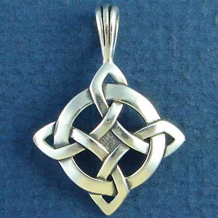 Celtic Knot Pendant Shield of Luck Design Sterling Silver Image Celtic Knot Pendant, Claddagh Ring, Celtic Patterns, Celtic Knotwork, Celtic Tattoos, Celtic Symbols, Irish Celtic, Celtic Art, Celtic Cross