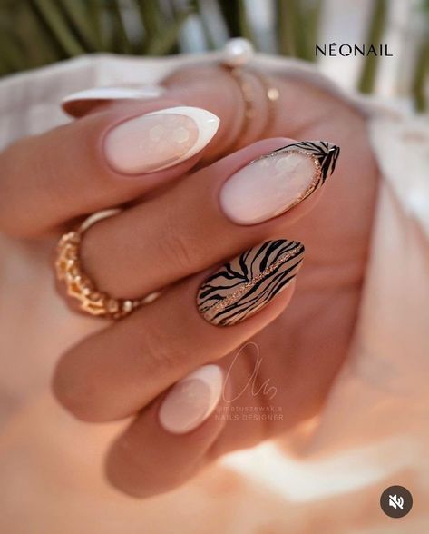 Almond Thanksgiving Nails, Thanksgiving Nails Almond, Thanksgiving Nails Square, Nail Ideas Thanksgiving, Nail Designs Thanksgiving, Thanksgiving Nails Short, Short Thanksgiving Nails, Thanksgiving Nail Ideas, Thanksgiving Nails Color