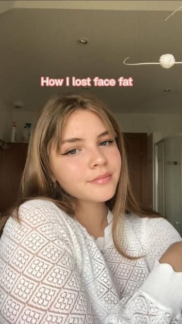 How to lose face fat! Glowup Tiktok, Loose Face Fat, Face Fat Loss, Workouts Pilates, Low Calorie Meal, Face Fat, Slimmer Face, Waist Workout, Girl Tips