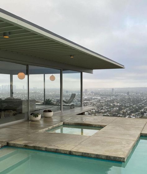 Stahl House by architect Pierre Koenig. The Stahl House, also known as Case Study House No. 22, was designed by architect Pierre Koenig in 1959. Located in Los Angeles, California, it was part of the Case Study House program, an initiative to explore efficient and affordable home designs during the post-World War II housing boom. The house is notable for its use of industrial materials like steel and glass, as well as its cantilevered structure that extends over the Los Angeles basin. Its d... Case Study House 22, Stahl House, Pierre Koenig, Case Study House, Green Sequin Dress, Case Study Houses, Industrial Materials, House No, Luxury Pool