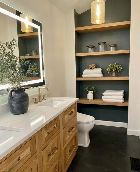 Bathroom Maple Cabinets, Golden Oak Bathroom Ideas, Honey Oak Bathroom Ideas, Honey Oak Bathroom Cabinets, Honey Oak Bathroom, Oak Bathroom Cabinets, Honey Oak Cabinets, Rental Bathroom, Oak Bathroom