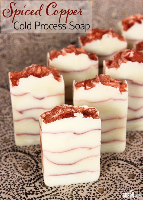 This Spiced Copper Cold Process Soap uses mica to create eye-catching layers. Learn how to make it in this tutorial. Savon Diy, Soap Queen, Cold Process Soap Recipes, Soap Tutorial, Soap Ideas, Homemade Soap Recipes, Soap Packaging, Lotion Bars, Soap Recipes