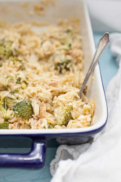 This quick Chicken Broccoli Orzo Casserole is the perfect weeknight dinner solution that you can throw together in a hurry. It has everything you need in it: orzo pasta, broccoli, feta cheese and chicken. It's made with cream of celery soup, broth and spices to bring everything together in 30 minutes! Broccoli Orzo Casserole, Chicken Broccoli Orzo, Meal Train Ideas, Orzo Casserole, Broccoli Orzo, Broccoli Feta, Chicken Celery, Chicken Wild Rice Casserole, Orzo Pasta Recipes