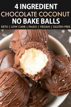 recipe No Bake Balls, Coconut Energy Bites, Microwave Caramels, Postres Keto, Ketosis Recipes, Dessert Truffles, Easy Protein, Coconut Balls, Postre Keto