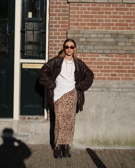 Wdyt about 🐆print? Minimal style, minimal aesthetic, UGC, creator, minimal colors, fashion creator, daily amsterdam vibes, spring fashion ideas, spring outfit trends, leopard trend, Zara leopard skirt, Zara leopard shirt, how to style, ootd, what to wear, style inspo, daily fashion inspiration, Pinterest aesthetic #leopardprint #leopardprinteverything #zara #zarawoman #zaraoutfit #zarafashion #brownaesthetic #brownfit #leatherjacket #leatherjackets #pearlnecklace #coolgirl #coolgirls #cool... Cheetah Print Skirt Outfit, Leopard Shirt Outfit, Leopard Print Skirt Outfit, Spring Fashion Ideas, Leopard Skirt Outfit, Amsterdam Outfit, Printed Skirt Outfit, Winter Date Outfits, Leopard Outfits