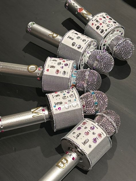 Karaoke Microphone Aesthetic, Birthday Party Karaoke, Disco Party Activities, Disco Microphone, Bedazzled Microphone, Karaoke Birthday Party Ideas, Karaoke Party Ideas Decoration, Ruby Rhod, Diy Microphone