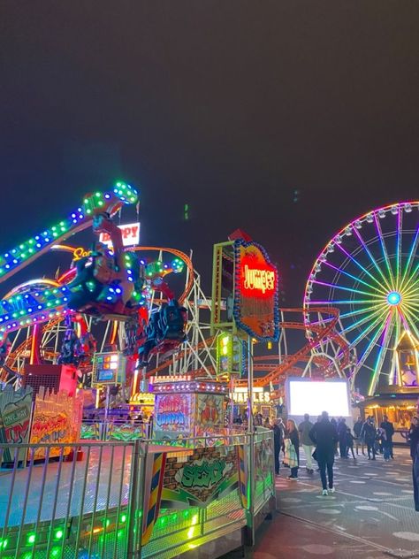 Fair Aesthetic, Carnival Aesthetic, Park Aesthetic, Fair Rides, Luna Park, Amusement Park Rides, Fun Fair, Summer Friends, Night Vibes