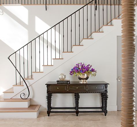 Stairway Railing Ideas, Indoor Stair Railing, Wood Railings For Stairs, Indoor Railing, Metal Stair Railing, Wrought Iron Stair Railing, Modern Stair Railing, Wrought Iron Staircase, Contemporary Stairs