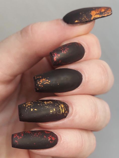 Matte Black Nails With Gold Foil, Orange Foil Nails, Black Thanksgiving Nails, Black Nails With Foil, Fall Foil Nails, Copper Nails Designs, Foil Nail Designs, Black Gold Nails, Season Nails