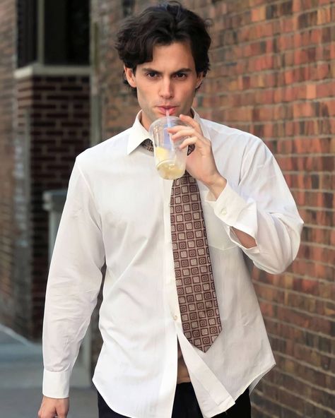 31 August 2011: Penn on the set of Greetings from Tim Buckley.🤗 #pennbadgley #penndaytonbadgley #younetflix #joegoldberg #danhumphrey You Aesthetic Tv Show, Tim Buckley, Dan Humphrey, Penn Badgley, Attractive People, Gossip Girl, Short Film, Beautiful People, Vision Board