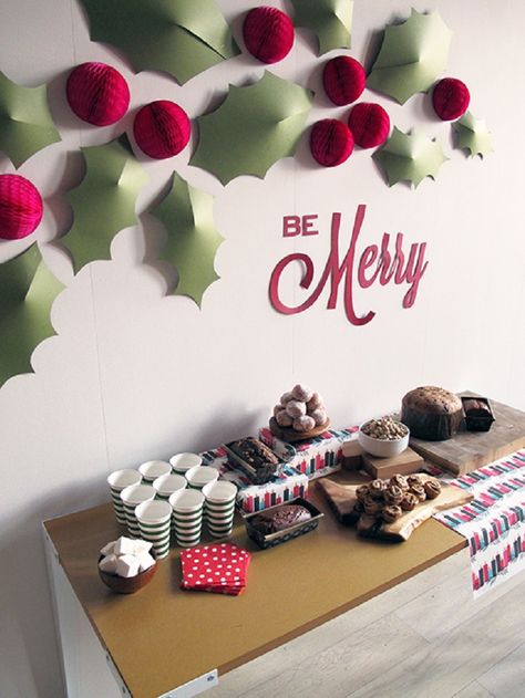 14 DIY Christmas Office Decorations | GleamItUp Diy Christmas Wall, Ward Christmas Party, Office Christmas Party, Fun Christmas Decorations, Office Christmas Decorations, Office Christmas, Christmas Wall Decor, Kwanzaa, Christmas Party Decorations