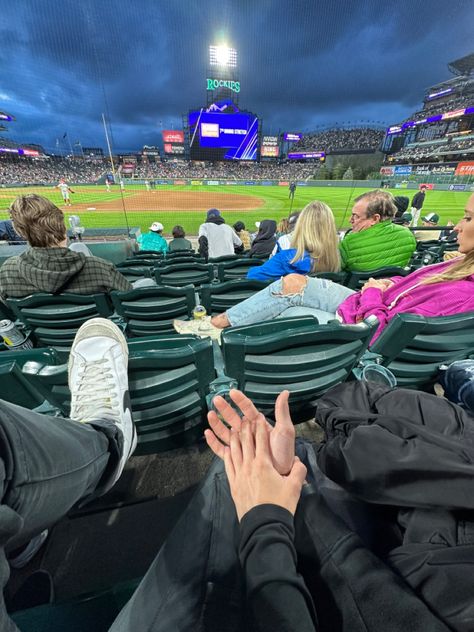 Baseball Date Night, Baseball Game Date, Date Night Pics, Baseball Date, Sporty Boyfriend, Summer Date Ideas, Fun Dates, Baseball Love, Dream Dates