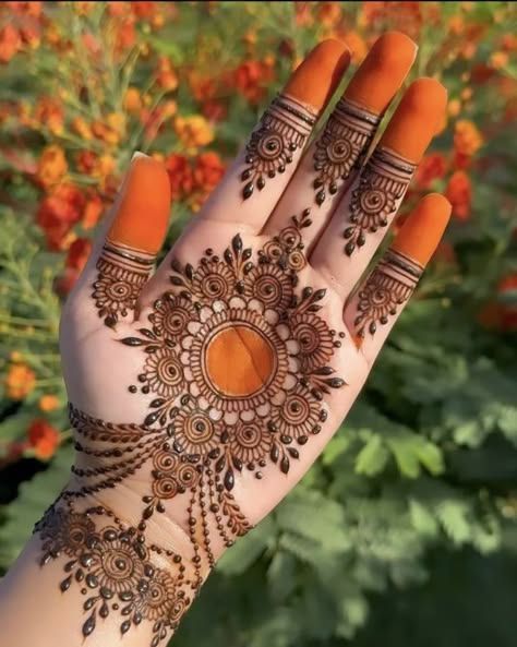 Front Hand Mehndi Design, Front Hand Mehndi, Mehndi Designs Simple, Front Mehndi Design, Mehndi Designs Fingers, Hand Mehndi Design, Legs Mehndi Design, Mehndi Designs For Kids, Very Simple Mehndi Designs