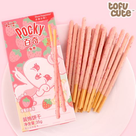 Buy Glico Pocky - Bunny Strawberry Tsubu Ichigo at Tofu Cute Bunny Strawberry, Snacks Japonais, Balzam Na Pery, Pocky Sticks, Japan Snacks, Pink Snacks, Japanese Treats, Kawaii Strawberry, Bebidas Do Starbucks