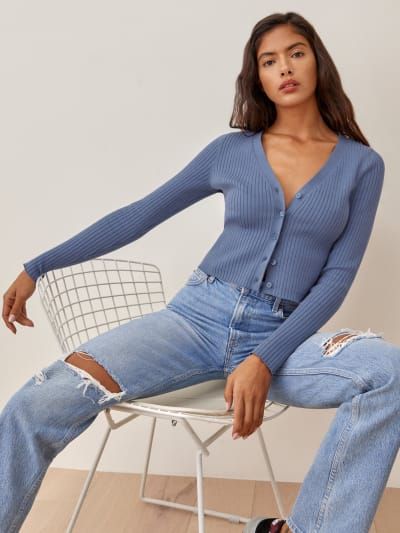 Ribbed Cardigan Outfit, Trendy Cardigans, Backless Loafers, Spring Fashion Outfits, Cardigan Outfits, Ribbed Cardigan, Cropped Denim Jacket, Sweater Tank Top, Fashion People