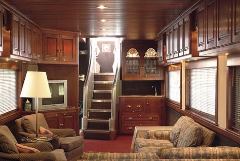 Private rail cars like the Observatory (formerly Vista Dome) travel across the USA on Amtrak trains. Hire the Observatory from Private Rail Cars.... Pullman Train, Pullman Car, Amtrak Train, Luxury Train, Rail Car, Old Trains, Train Journey, Vintage Train, Train Car