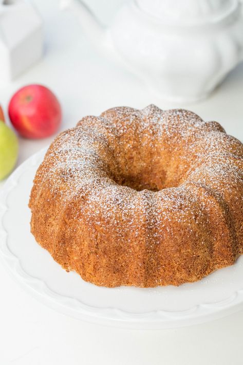 Quick Apple Cake Recipe Quick Apple Pie, Apple Layer Cake, Raisin Cake, Cake Apple, Apple Cake Recipe, Fresh Apple Cake, Cake Mug, Layer Cake Recipes, Apple Cake Recipes