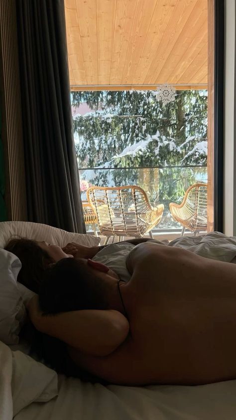 Waking Up Next To Him Pictures, Nap Aesthetic Couple, Bed Couples Goals, Aesthetic Couple Pics In Bed, Couple Napping, Lovers In Bed, Couples Bed, Napping Together, Future Love