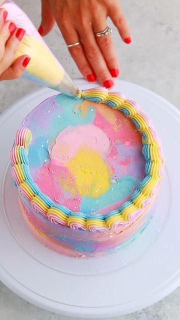 Rainbow Chocolate Cake, Rainbow Icing Cake, Rainbow Frosting Cake, Rainbow Buttercream Cake, Rainbow Icing, Rainbow Buttercream, Rainbow Frosting, Rainbow Parties, Watercolor Cake