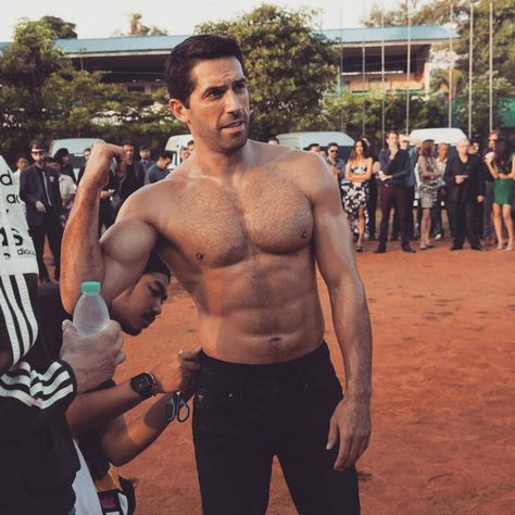 @actionkickboxer posted on their Instagram profile: “Happy birthday Scott Adkins! 🎉🎉 Born 17 June 1976, England” Scott Adkins Boyka, Happy Birthday Scott, Yuri Boyka, Visual Motivation, Scott Adkins, Legion Of Doom, Joel Kinnaman, Grow Taller, Muscle Guys