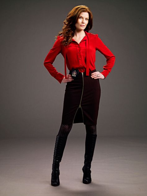 Amy Price Francis (from King) Jessica King, Female Cop, Natural Redhead, Pretty Legs, Alt Fashion, Model Poses, Dress With Boots, Redheads, Red Leather Jacket