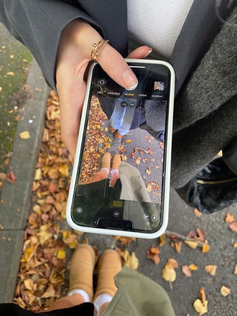 Autumn aesthetic Instagram filler pictures Autumn vibes Aesthetic Filler Photos, Fall Post, No Face Photos, Filler Photos, Awkward Family Photos, Autumn Family Photos, 2023 Photo, Autumn Leaves Photography, Face Aesthetic