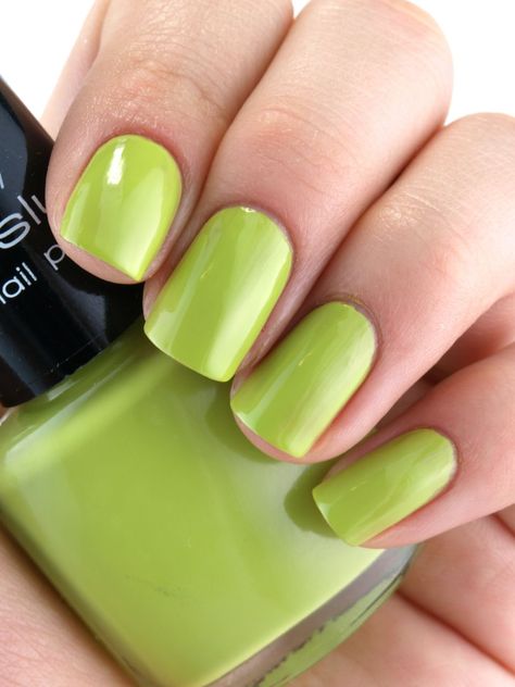 The Happy Sloths: Misslyn Nail Polish in "557 Lemon Green", "335 Gentleman's Love" & "150 Head Over Heels": Review and Swatches Lemon Green Nails, Green Colours, Green Nail Polish, Green Nail, Elegant Nails, Head Over Heels, Green Nails, The Happy, Nails Inspiration