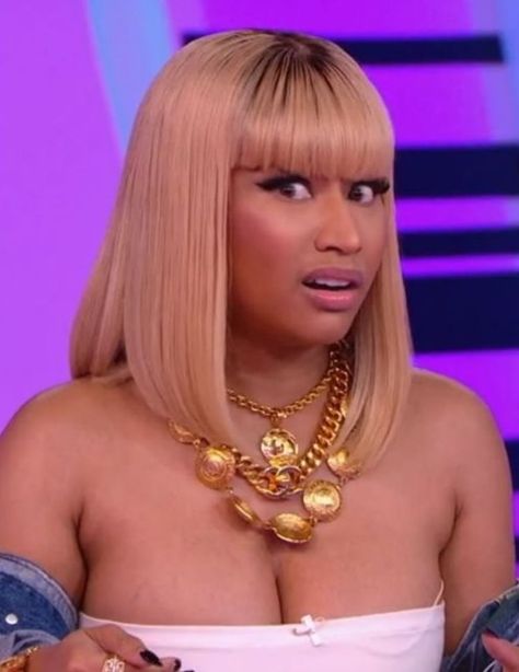 nicki minaj being shook and looking disgusted. i can’t with this face i- Celebrity Mood Faces, Nikki Minaj Memes, Nikki Manaj, Ja I Ty, Nicki Minaj Outfits, Pink And Black Hair, Disgusted Face, Nicki Minaj Barbie, Nikki Minaj