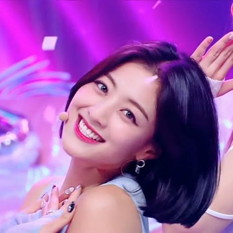 twice jihyo talk that talk ending fairy lq icon Jihyo Cute, Twice Talk That Talk, Jihyo Random, Talk That Talk Jihyo, Pink Jihyo Icons, Jihyo Purple Aesthetic, Jihyo Aesthetic, Twice Jihyo Talk That Talk, Jihyo Laughing