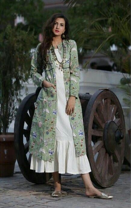 Dress With Shrug Western, Kurta With Jacket Women, Cotton Jackets Women, Designer Kurti Patterns, Long Kurti Designs, Cotton Kurti Designs, Frock Coat, Coat Style, Kurti Neck Designs