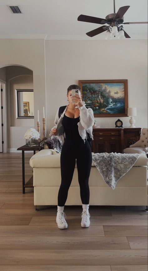 Black Fitted Jumpsuit Outfit, Aritzia Style Summer, One Piece Black Jumpsuit Outfit, Winter Outfits Bodysuit, Cute Black Bodysuit Outfits, Tiktok Jumpsuit Outfit, How To Style A Bodysuit Jumpsuit, Styling Full Bodysuits, Aritzia Jumpsuit Outfit Shorts