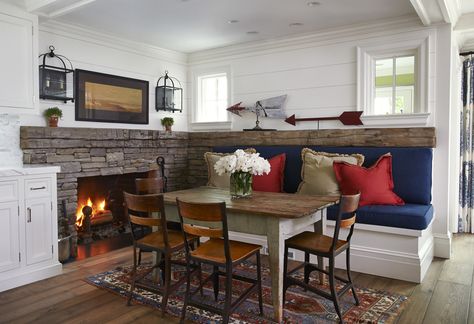 A brick fireplace makes this traditional breakfast nook designed by New Canaan, CT architecture firm @brooksfalotico1  extra cozy Fireplaces Layout, Stucco Homes, Hearth Room, Kitchen Fireplace, Kitchen Nook, Luxe Interiors, Dining Nook, Fireplace Design, Breakfast Nook