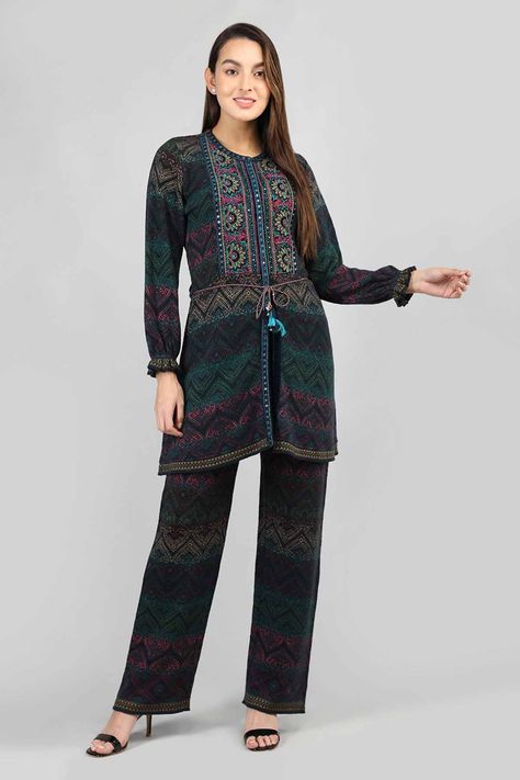 Velvet Kurti, India Clothes, Embroidered Kurti, Green Crewneck, Long Coats, Dresses Designer, Designer Tops, Knitted Tops, Poncho Sweater